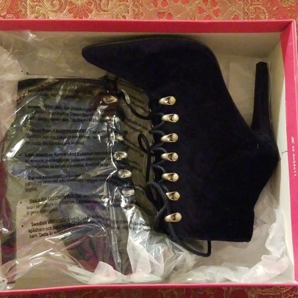 Sonia Booties - Picture 4 of 4